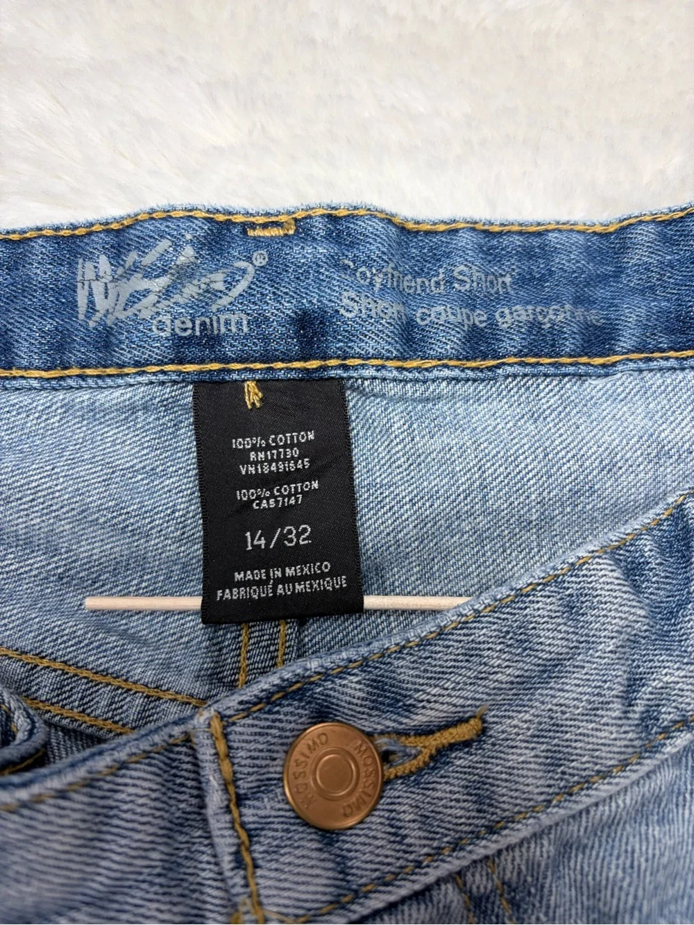 Mossimo Denim Boyfriend Shorts Distressed HighRise 100%Cotton Women’s Size 14/32